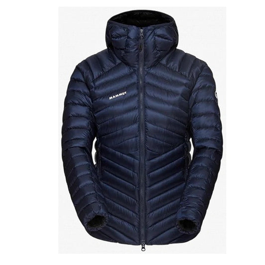 mammut broad peak in hooded jacket